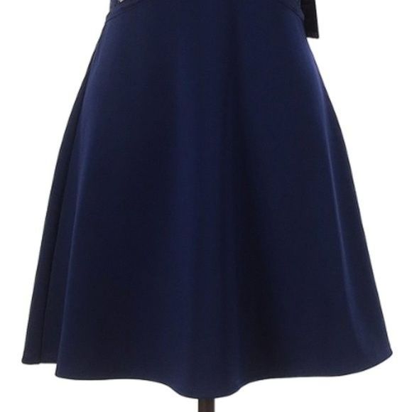 π¨ 50% OFF BUNDLES! ENDS 12/7 π¨ NWT Express Lace Cut-Out Dress - Picture 4 of 7